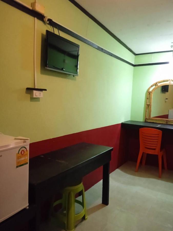 Phiphi Film House Hotel Exterior photo