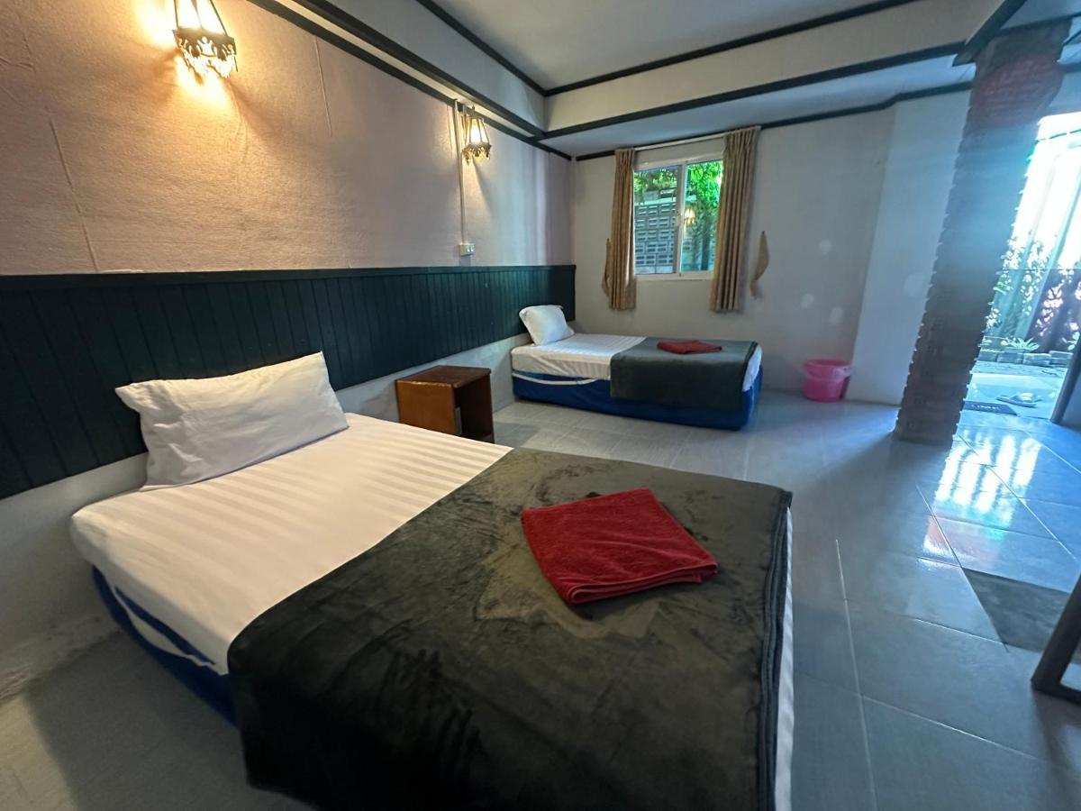 Phiphi Film House Hotel Exterior photo